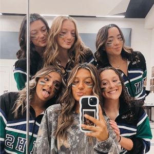 Meet your Posher, Mia